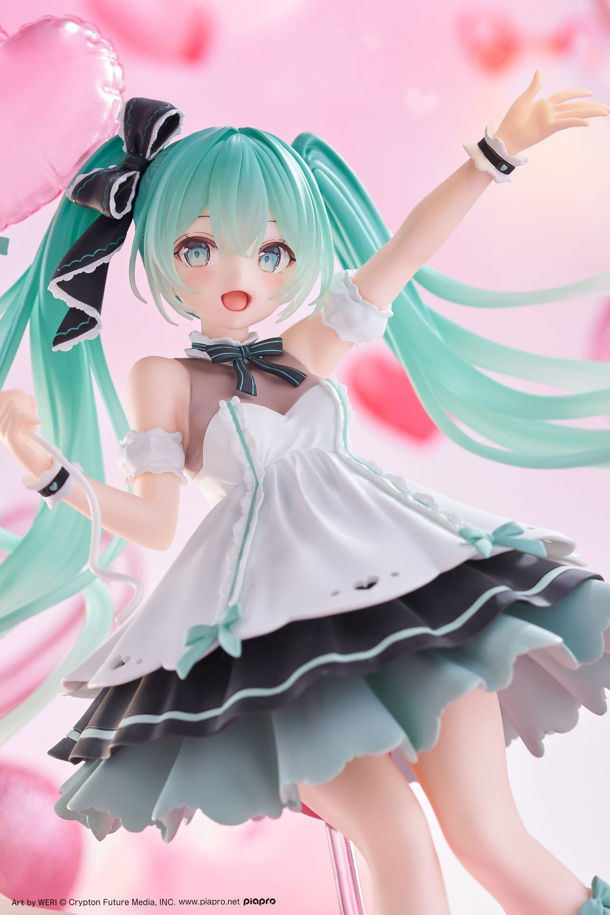 Vocaloid Hatsune Miku Birthday 2025 AMP+ Party Ver. Figure