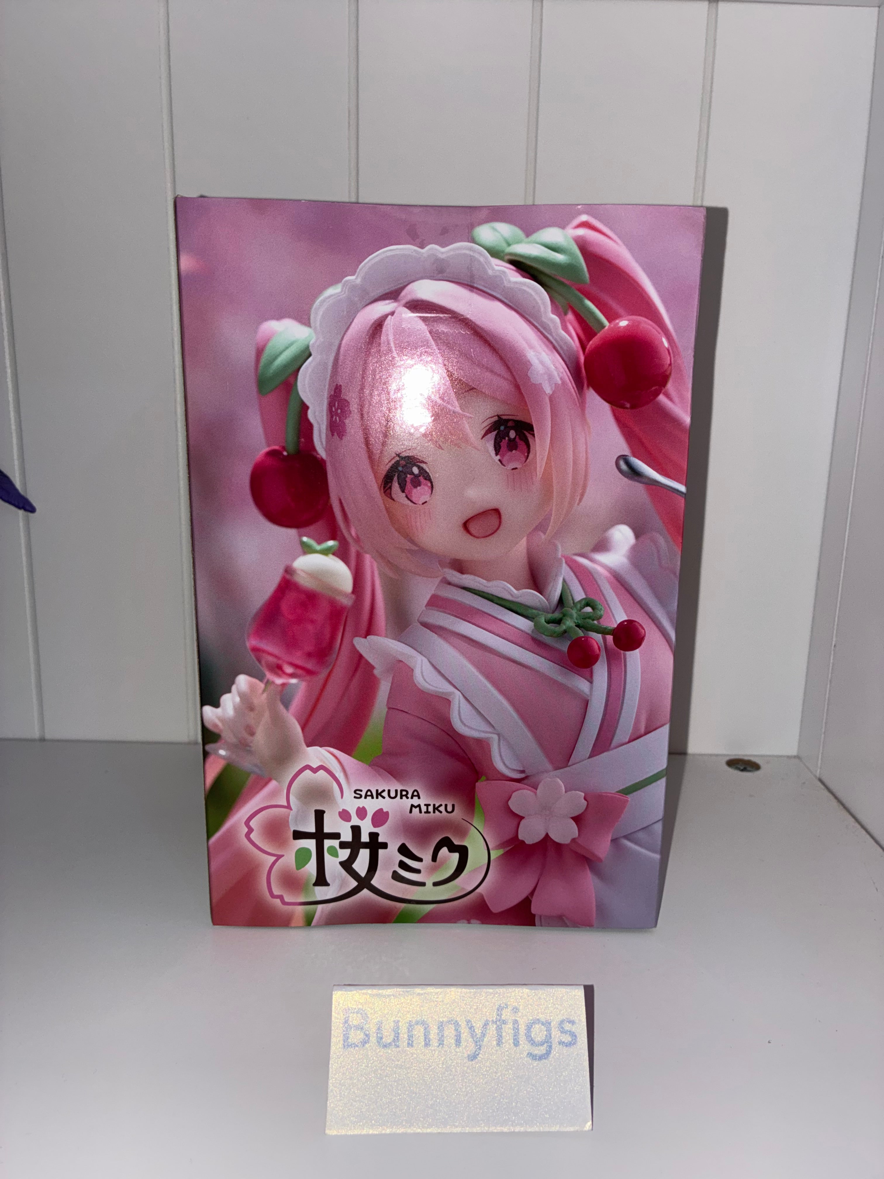 Taito Hatsune Miku Coreful Figure Sakura Wafuu Kissa Ver. -preowned