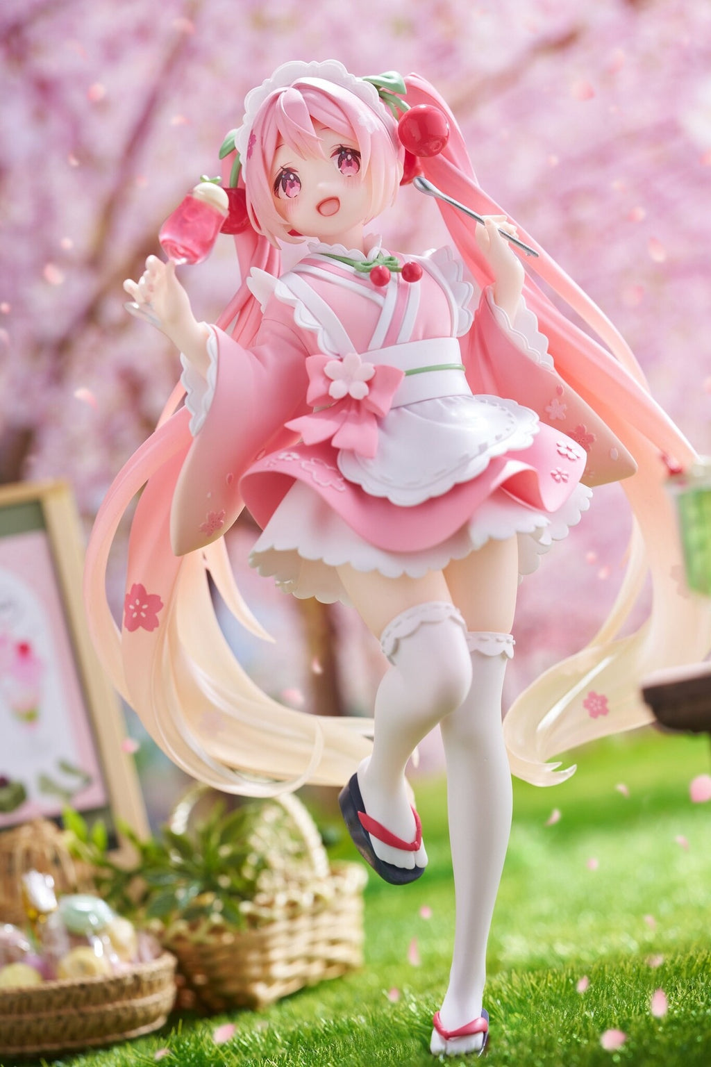 Taito Hatsune Miku Coreful Figure Sakura Wafuu Kissa Ver. -preowned